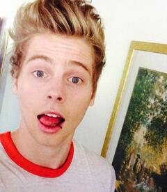 free follow from @jackbaracock (be nice and go follow her okay xoxo)