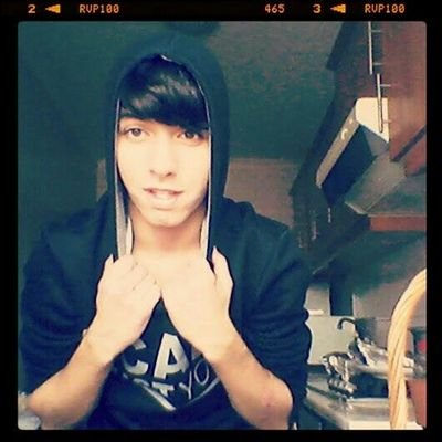 15,português, vivo no uk, sou escritor musica,gamer, Eminem,//15,portugues,lives on ipswich,songwriter,Eminem,gamer