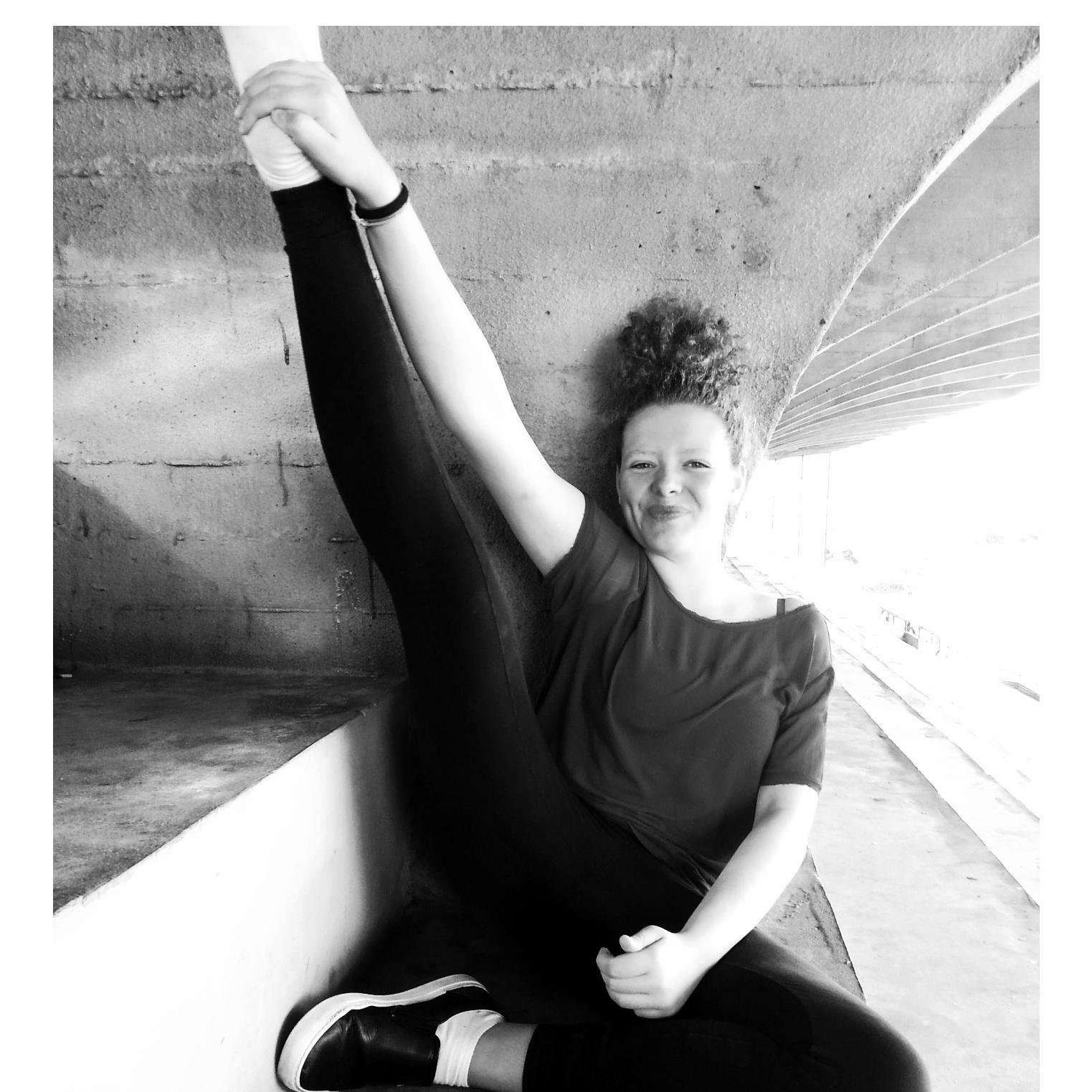 Be crazy, more then a passion a life style. Dance to express, not to impress 3  «J'ai perdu le contrôle, maintenant j'écris.»