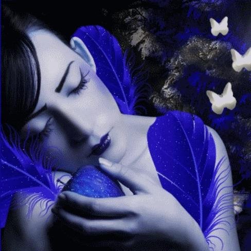 BenimMavilerim's profile picture. Mavi hangi acısını susar en çok?

Ki ölmektir renk dilinde susmak!

İşte bu yüzden dile kilit vurmuşum

Bize yakışan şiirlerde konuşmak