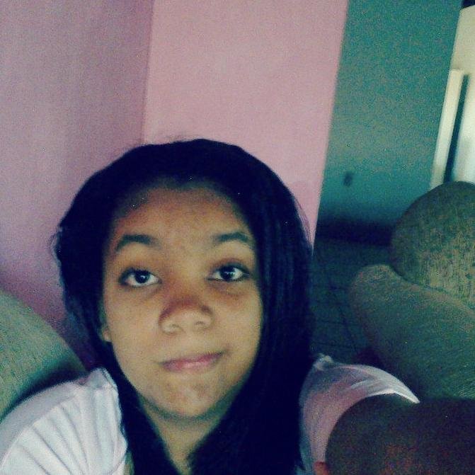 Sou uma pessoa muito amigável,divertida e amo música!!!(I am a very friendly, fun person and love music)