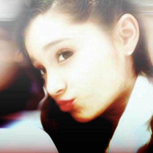 Im an 18yo guy who ls in love with 
ARIANA GRANDE
洋楽大好き