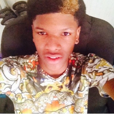 - I GOTTA GLO ☀️, I KNOW PEOPLE LIKE TO STARE
