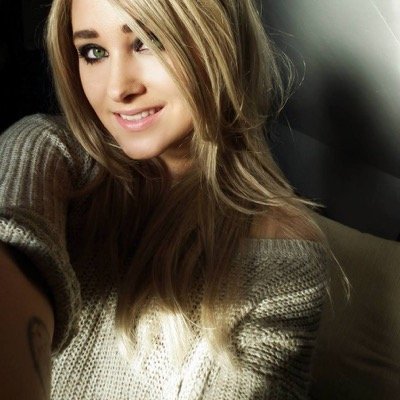 MarciLily25's profile picture. twenty year old hair stylist/youth care worker from san fran. passionate about art, reading, journalism & healthy living. ❤️