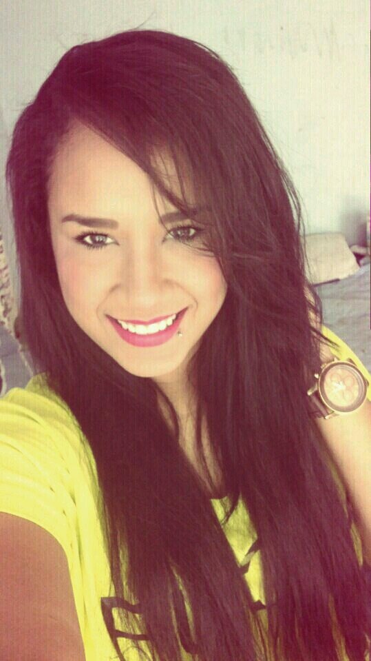 Esa sonrisa peculiar de jugar a tentar letal..♥