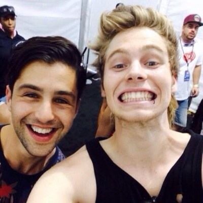 lukeyxhxmmings's profile picture. 