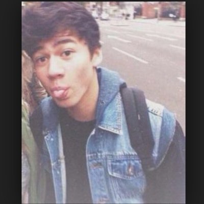 follow @i_imagine5sos & @hiboysx