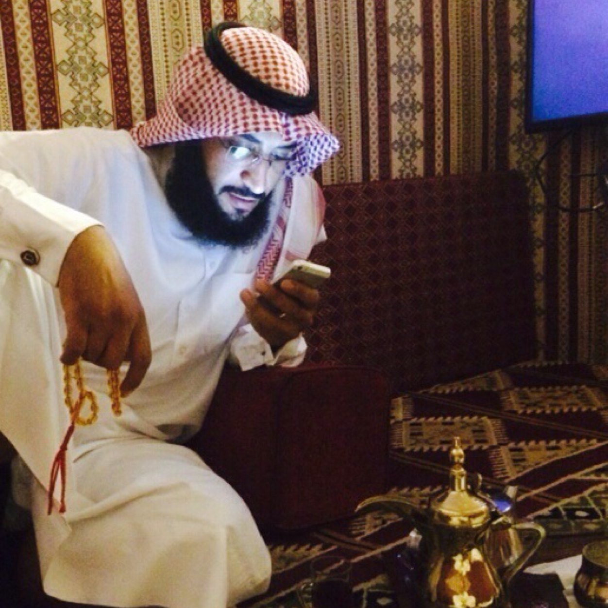 كِتآباتي جزءِ صادقَ ,وجزء غآمِض وجزءُ يستَحيل فهمُه الا لمنَ كُتبت له...