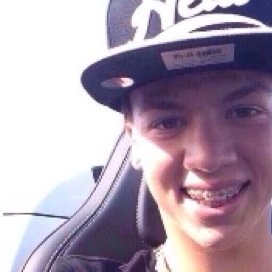 GO FOLLOW @GETOUTMELANE BECAUSE HE IS A FANBOY AND HAS AMAZING TWEETS