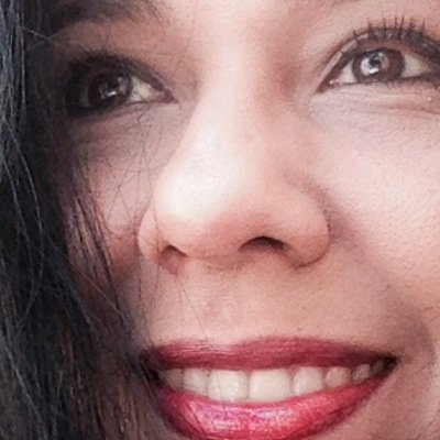 Mujer, madre, hija, hermana, amiga, profesional, amante, soñadora, optimista, luchadora, ilusa y feliz