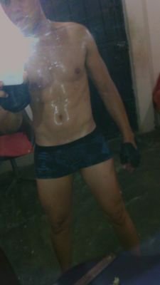 Chico sexi amigable buena gente tratable  rumbero  alegre 100% activo y me encanta el sexo ☺