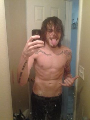 What's up I like tattoos,  fighting (mma lol), brazilian jiu jitsu, movies, pro wrestling, and sleeping lol. Hit me up