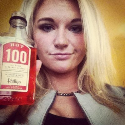 North Dakota Native. Lover of Laughter. Drinker of Drinks. Retweet Extraordinaire. #courtneydrunk she only tweets when she drinks