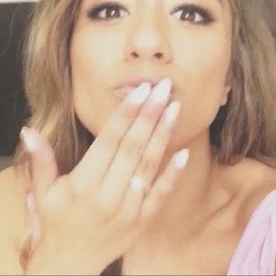 FOLLOW @allforyoudinah BC SHE GAVE YOU THIS FREE FOLLOW