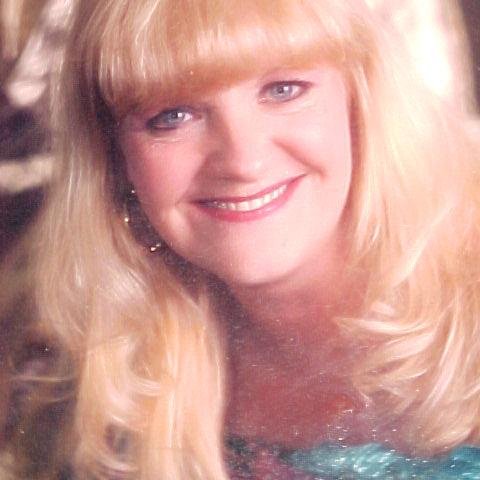 MKMMAdarleneR's profile picture. 