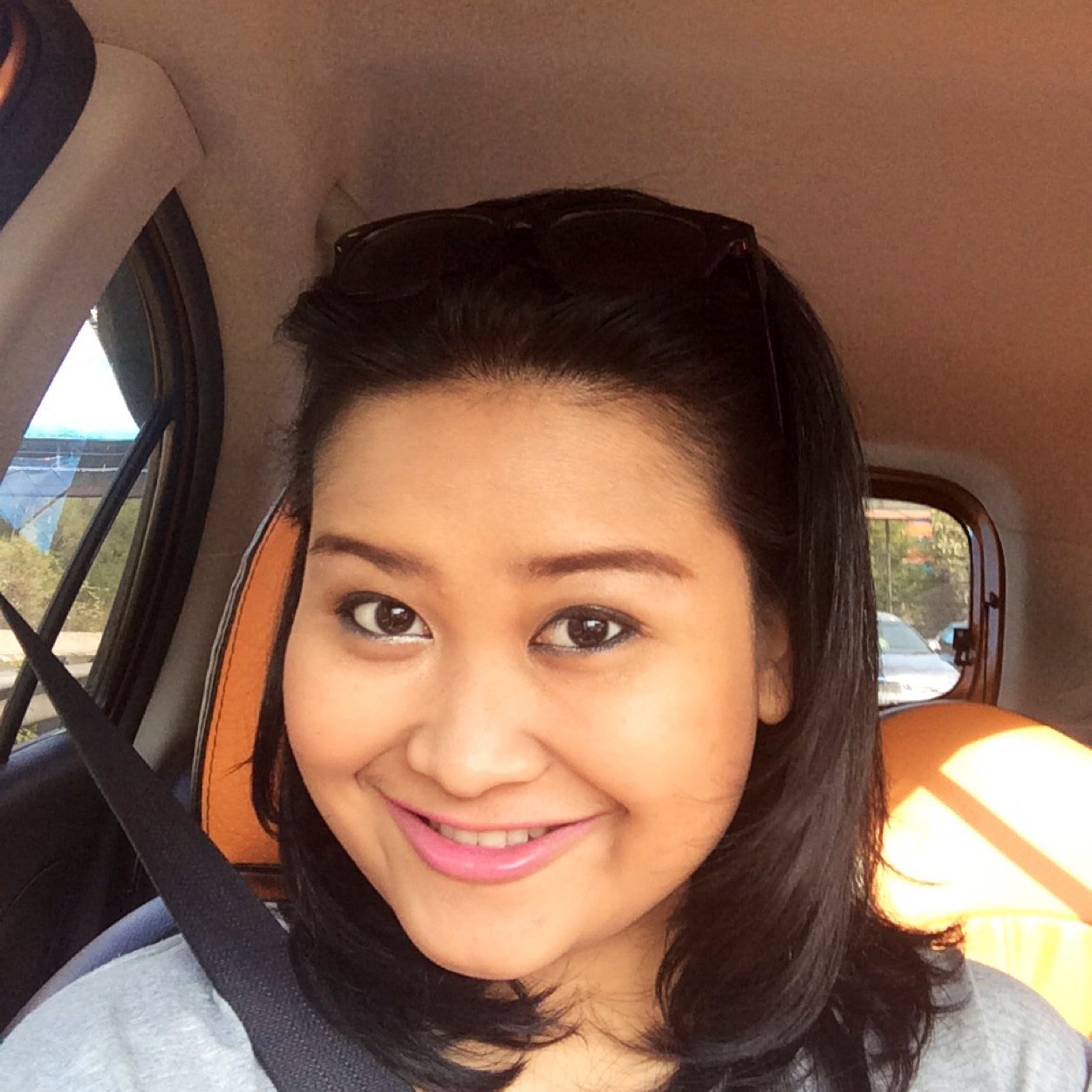 Full time brand guardian | Part time #SocialitaAcademicus #LSPRlecturer #Indonesia I’m a blessed in betweeners 😊