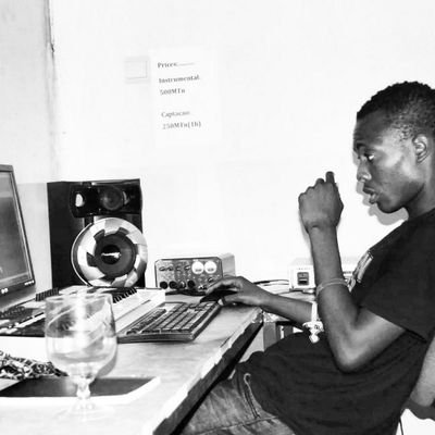 Adlson_mkhulu's profile picture. Compositor, Produtor e Cantor.
+258842669562.whatsApp..
pagina do facebook..Adilson Daluz.