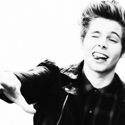 please follow @FangirllQueens because she gave you a free follow!