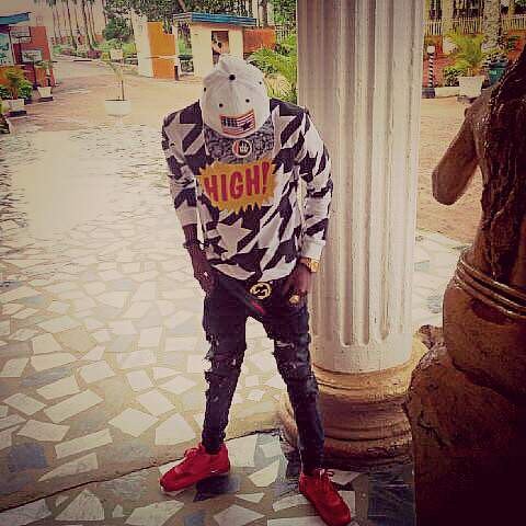#Playboy boss lilweezyayo music is my iyawo    lilweezyayo@gmail.com