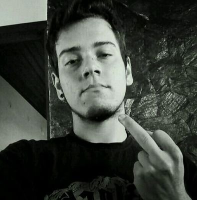 Sou da @UmaZebraAlone u.u