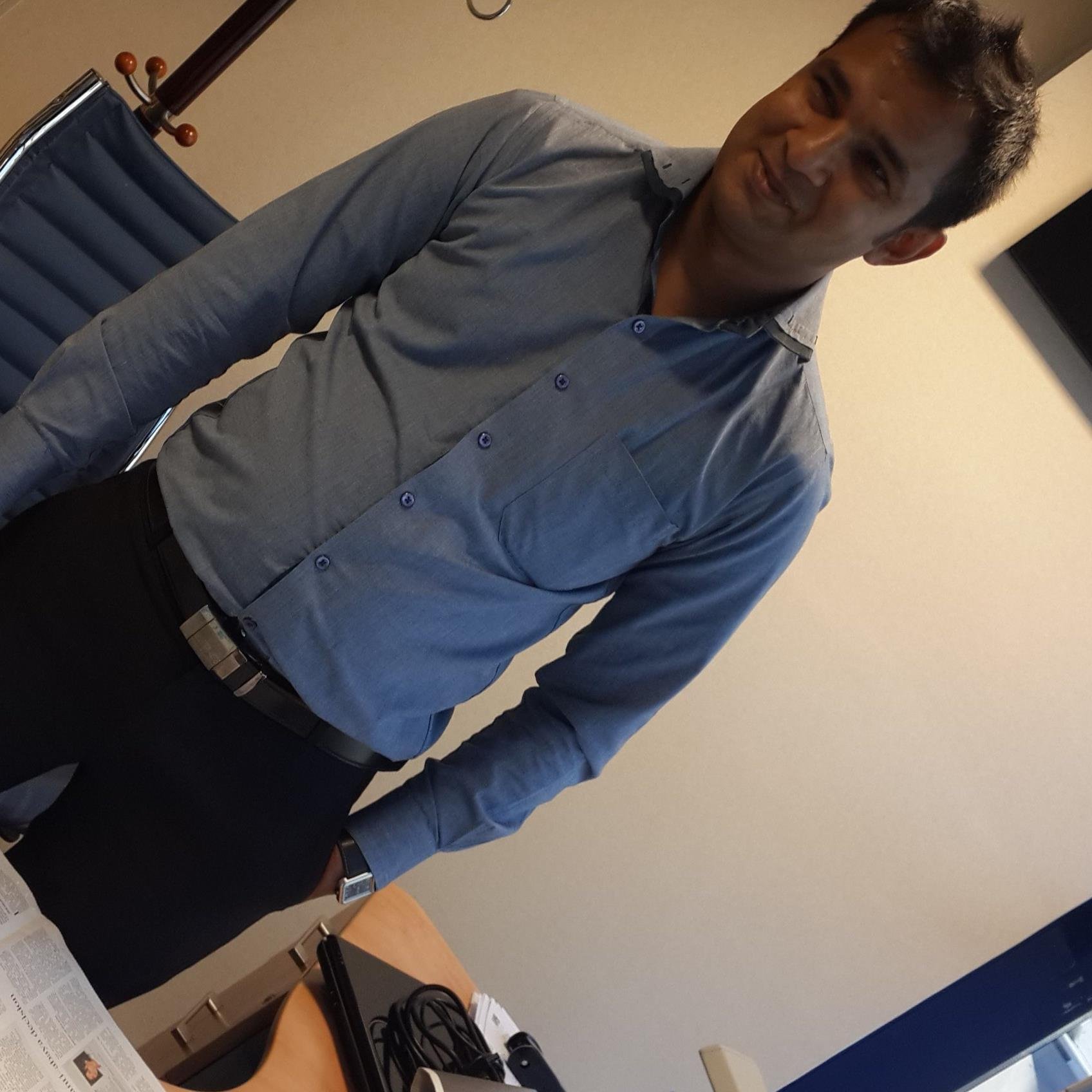 Financial Analyst by Profession. Adventurous, Fun, Social, Outgoing, Friendly. Live for Today. Race to Success Begins