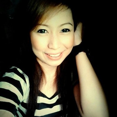 tersenyum dalam hati menangis..