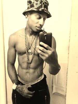 Im a New coming Artist HMU if you want to make a track...........From California to New York
