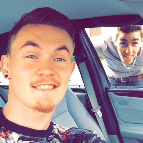 MiligJimmy's profile picture. Fume ! Fume ! Fume ! Jusqu'à cracher des glaires. Fume ! Fume ! Fume! Jusqu'à cramer cette Terre!