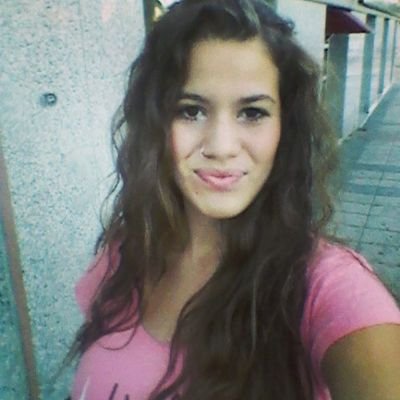Dicen que luchemos por nuestros sueños y por eso yo me pego todo el dia durmiendo ;)