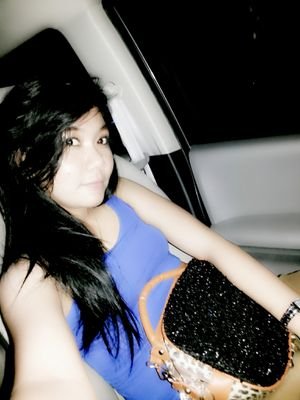 niaapriliani301's profile picture. 