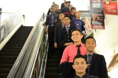 izdinq's profile picture. 