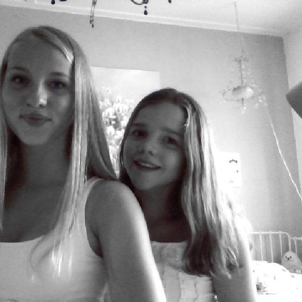 Heei , iloveyou pop ! x Amy ; ;).     
Hoi aapje van me, ik hou heel erg veel van je maar dat weet je xlauu