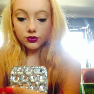 AbiAbijadeross's profile picture. - 16 female 

 - brisbane 

 - single