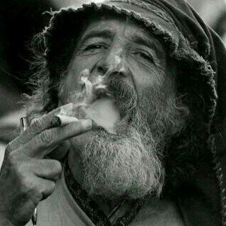 لسستَ ككآتب ولآ قآرئ ! ولاَ عنديَ سالفہ .. بسَ تاابعوني .. أﻋجبكم ترى .. تغريداتي بَ آلمفضله ♥