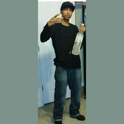 Laid back, cool bout my business type nigga..#Westend#galaxy s4#owner of DED services President and CEO of GD Commitee. 93premium only