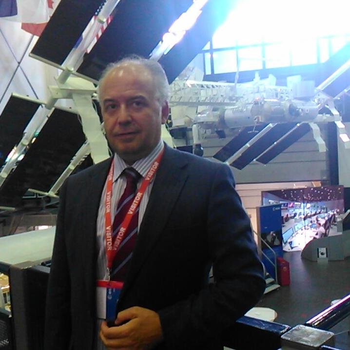 #Technology #Entrepreneurship #Innovation Director at @madrimasd professor at @La_UPM
