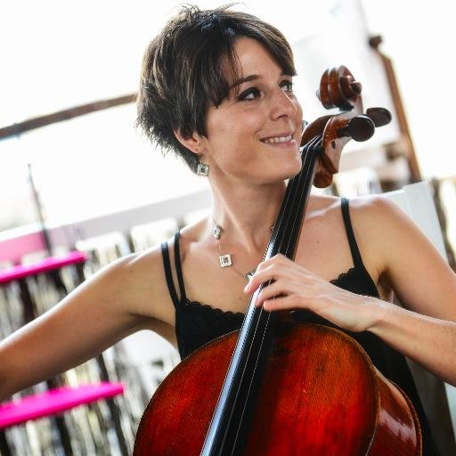 Violoncelliste, organisatrice de concerts sur http://t.co/fdNJB7ImpA directrice artistique des http://t.co/egSYihUjJ8 la musique classique pour tous