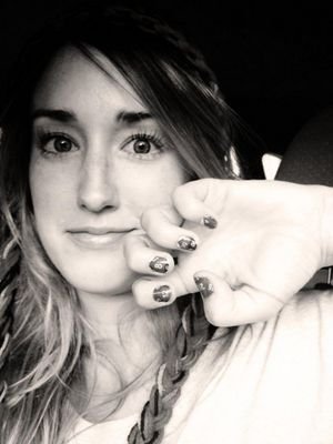 Ashley Johnson is the best actress ever. She's so beautiful and I love her ♥