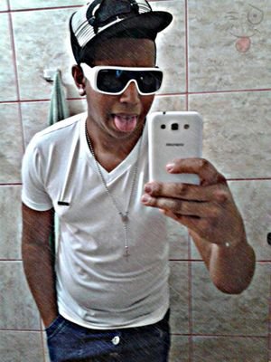 Liberdade,igualdade e fraternidade isso te faz uma pessoa melhor vai por mim ✌