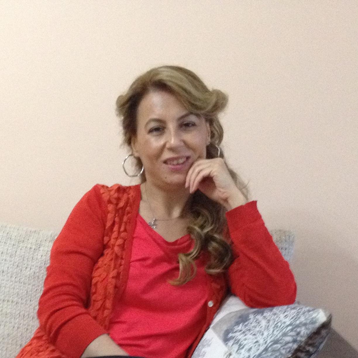 Hesap-Kitap İşlerine Dalmış Bir Mali Müşavir, Mutfağa Girip Yumurta, Süt, Domates Hesabı Yapan, Klasik Balık Burcu...