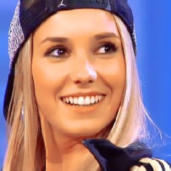 Club de Fans de Alejandra, actual pretendienta de Manu en MYHYV. Desde el primer momento hasta el último, mi rubia {19.09.14} si tu sonries, yo sonrio ❤