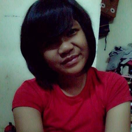 rini22221's profile picture. 