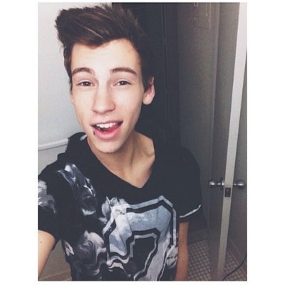 Andrew. 16. Weird. Bisexual male.