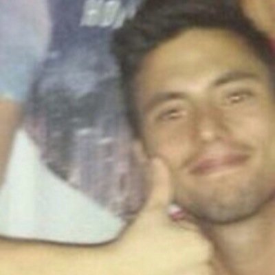 vienbenidos a mi tuiter soy el coco de molina del barrio fatima desde 1993 . si me caigo 10 veces me levanto 11