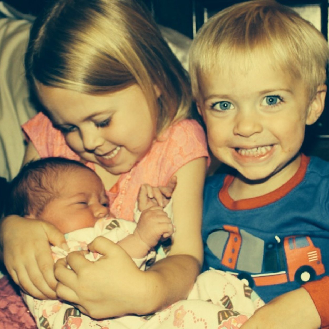 MommyMusing's profile picture. Highlighting the lesser known joys of motherhood.