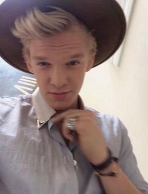 CODY FOLLOWED 28/2/14