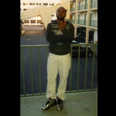 c_reaves's profile picture. married to the money