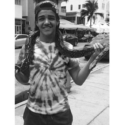 there's this boy named aaron and he held my hand 4.11.14.