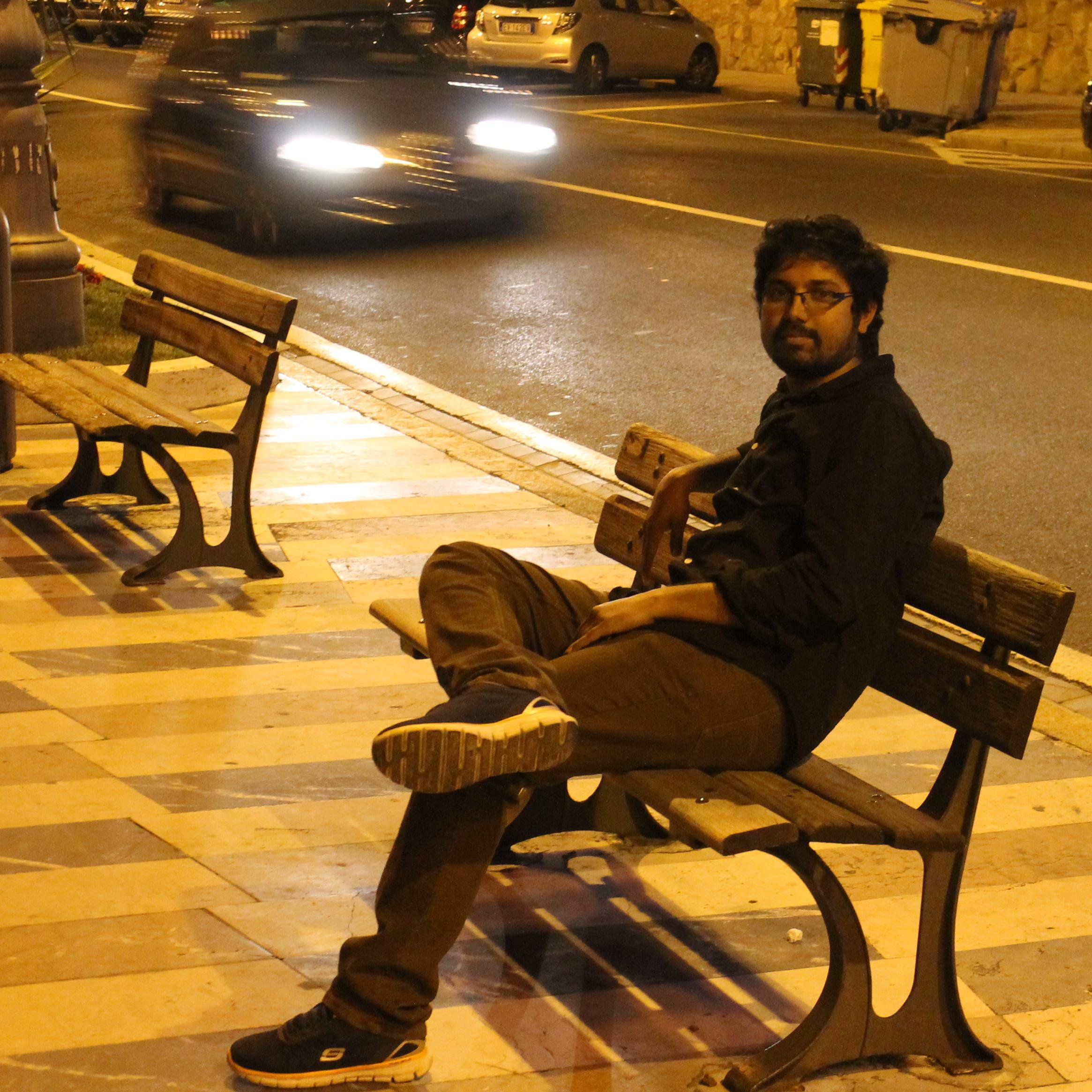 An Advocate - Ex aequo et bono!
My Philosophy:- யாதும் ஊரே யாவரும் கேளிர் - To us all towns are one and its people are my kin.