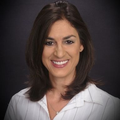 Licensed Real Estate Agent w RE/MAX Results. Specializing in helping make your dreams come true!!